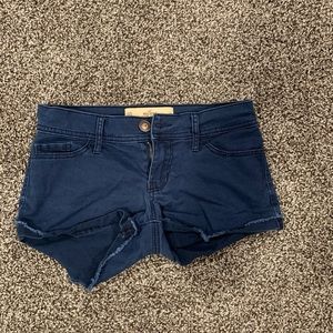 Soft and stretchable denim shorts in navy 00 23”